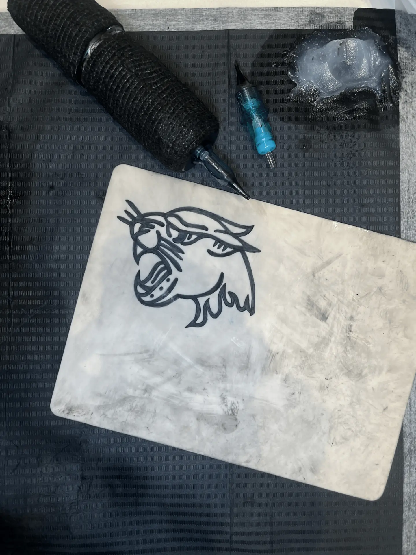 Outline — Panther Solid – vorher